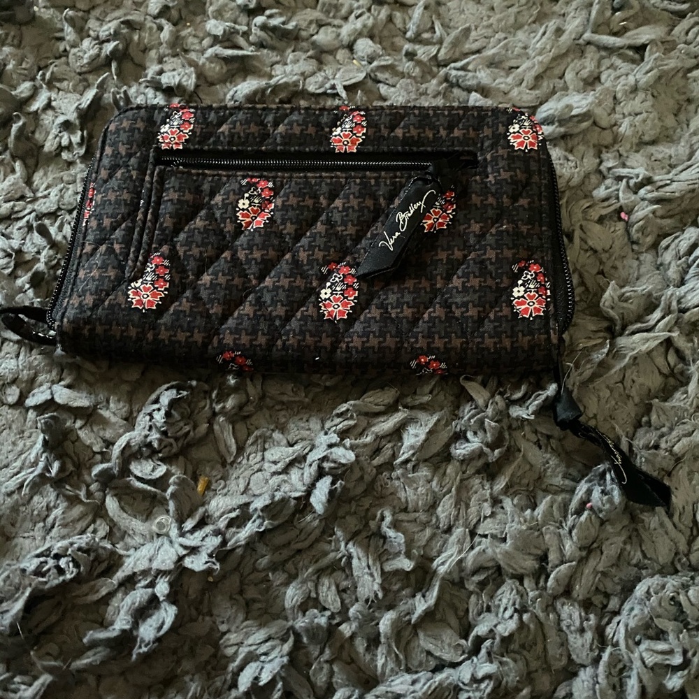 vera bradley wristlet
